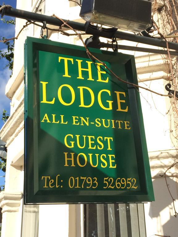 The Lodge Swindon Eksteriør bilde