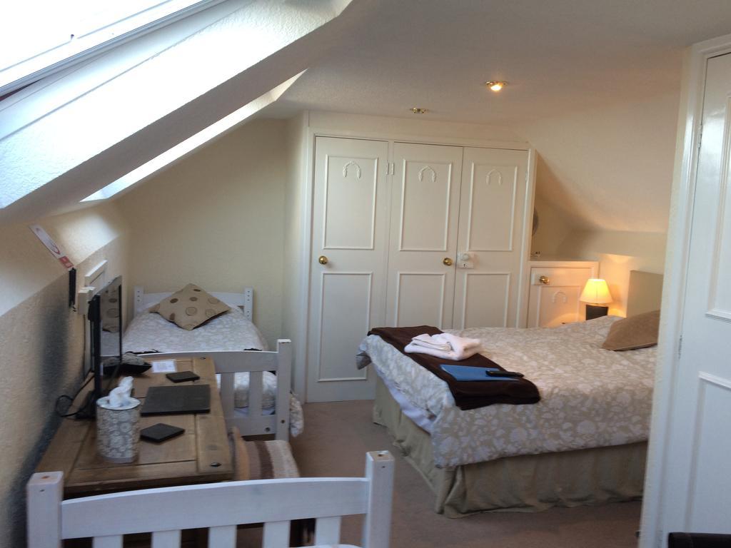 The Lodge Swindon Eksteriør bilde
