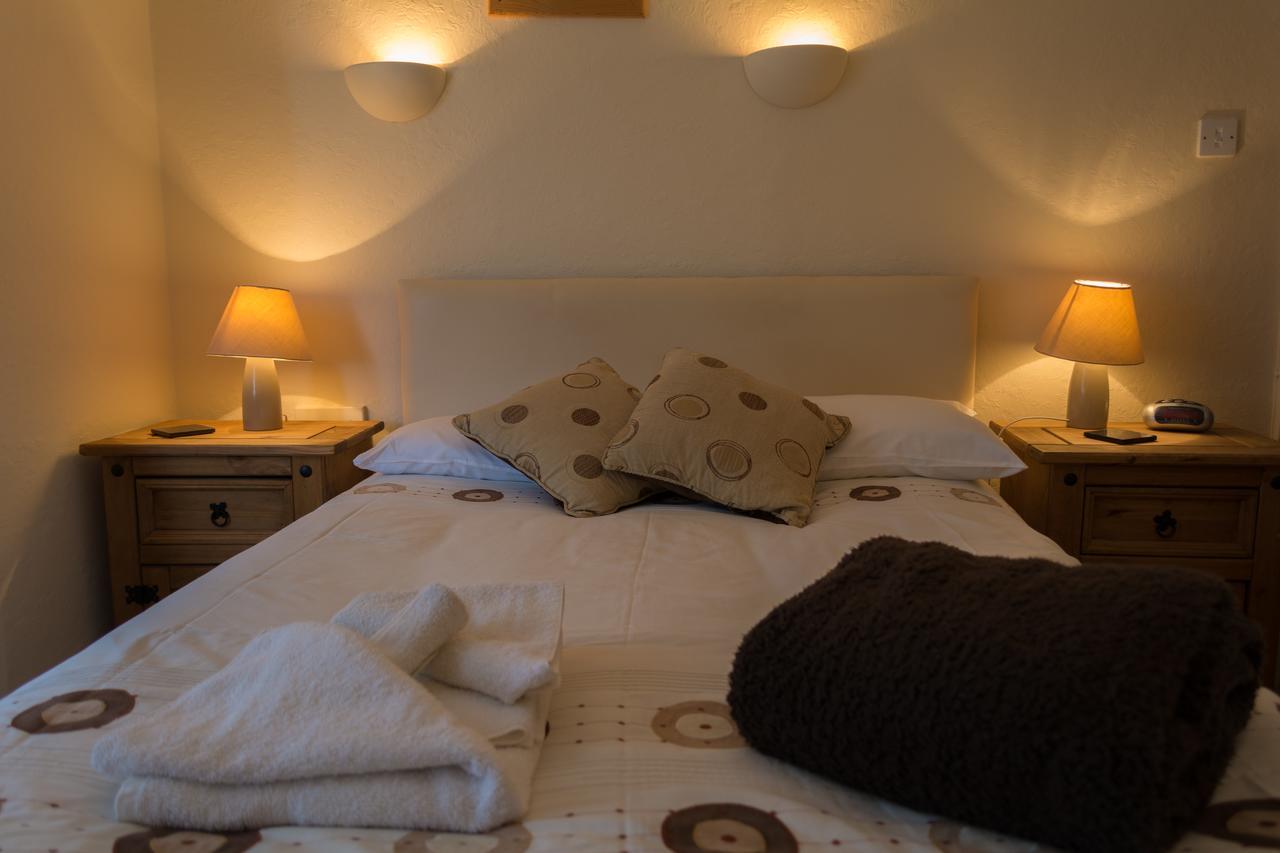 The Lodge Swindon Eksteriør bilde