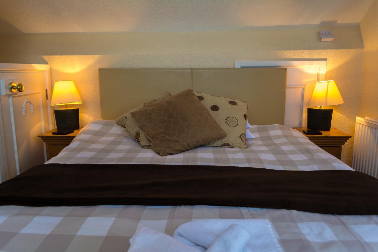 The Lodge Swindon Eksteriør bilde
