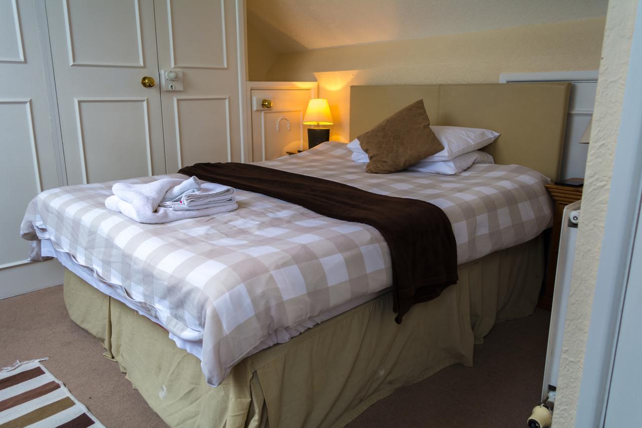The Lodge Swindon Eksteriør bilde