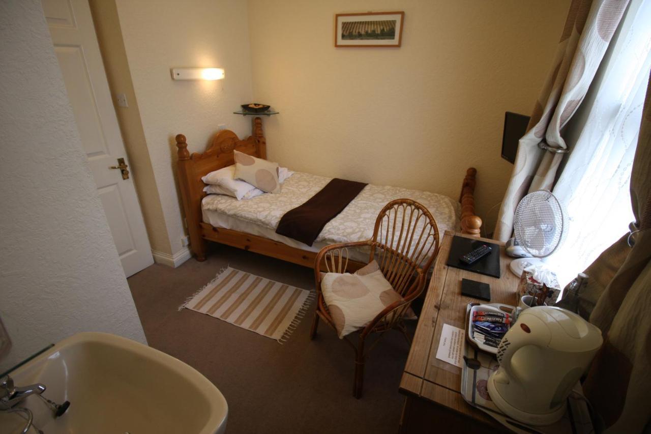 The Lodge Swindon Eksteriør bilde